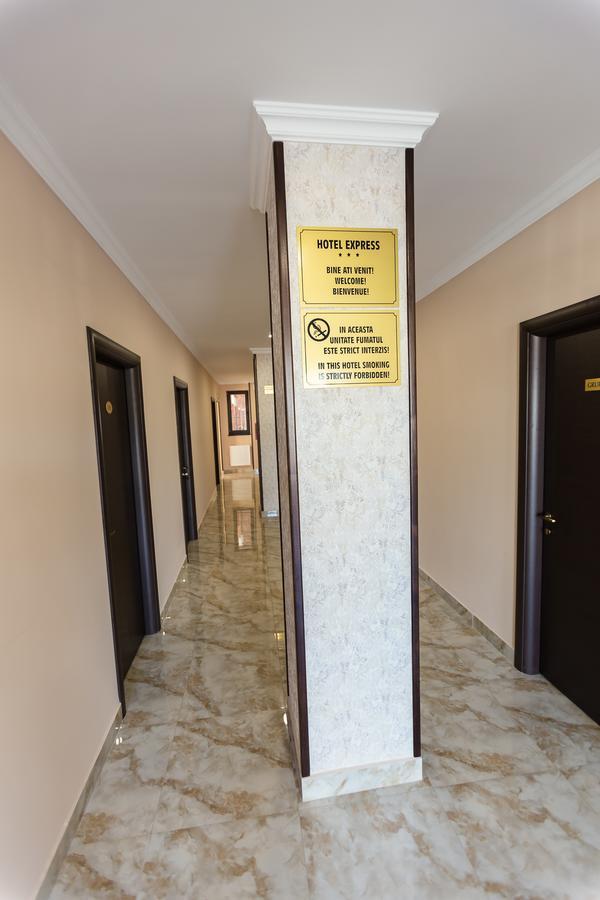 Express Residence Brăila Екстериор снимка